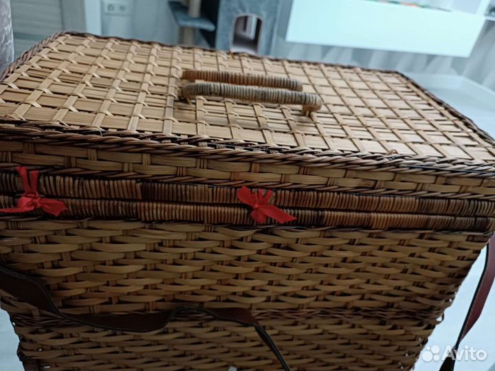 Чемодан для пикника с посудой на 6 персон