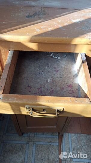 Тумбочка старинная