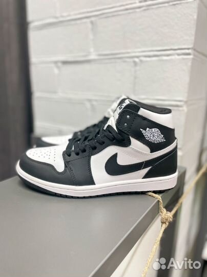 Кроссовки зимние Nike Air Jordan 1