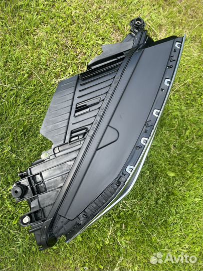 Фара правая Full led Matrix Vw Touareg 761941082