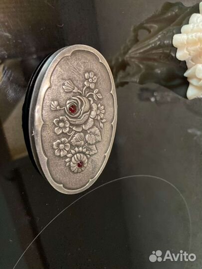 Пудреница старинная с зеркальцем
