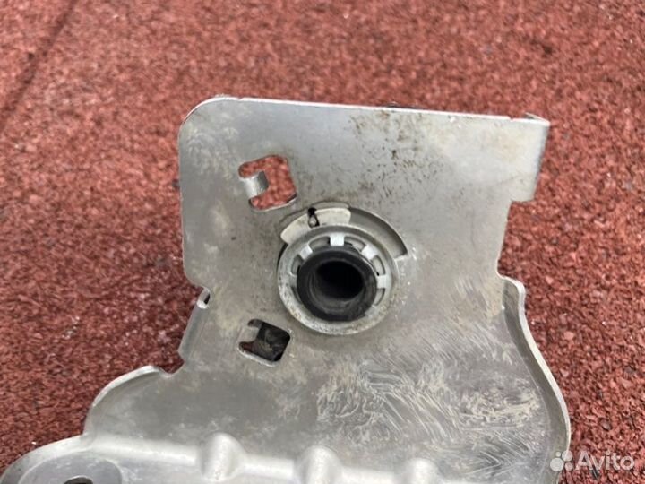 Кронштейн ручки капота Skoda Kodiaq NS7 2016-2021