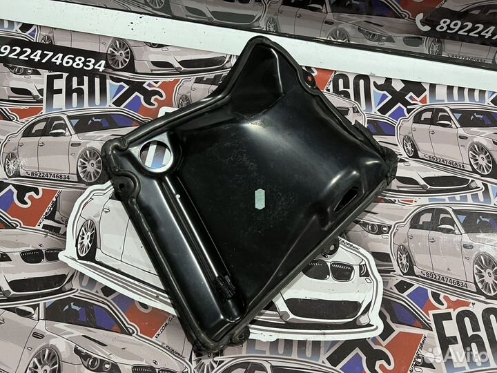 Перегородка правой ниши лондерона BMW E60