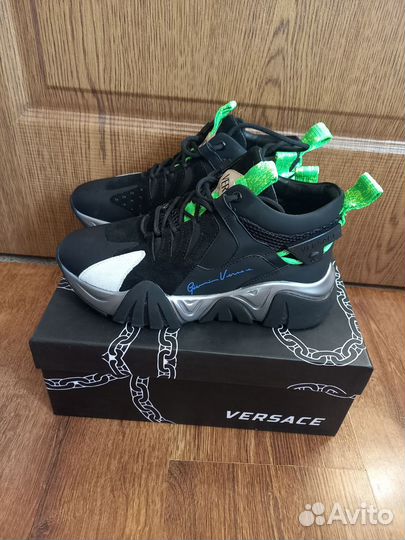 Кроссовки 38