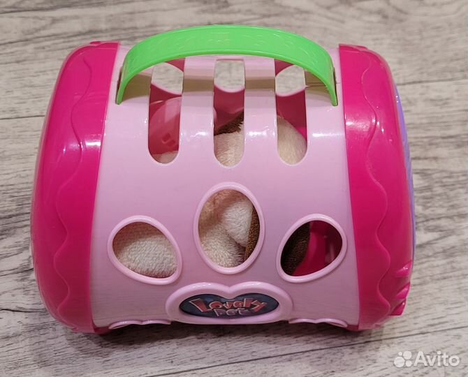 Питомец в переноске