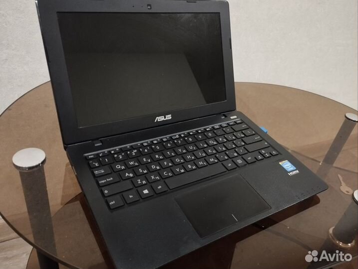 Asus x200m