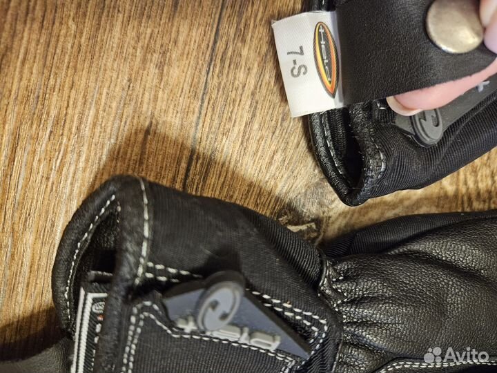 Продам женские зимние мото перчатки