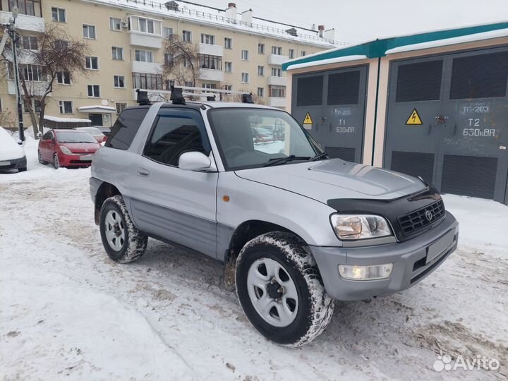 Toyota RAV4 2.0 AT, 1997, 260 000 км