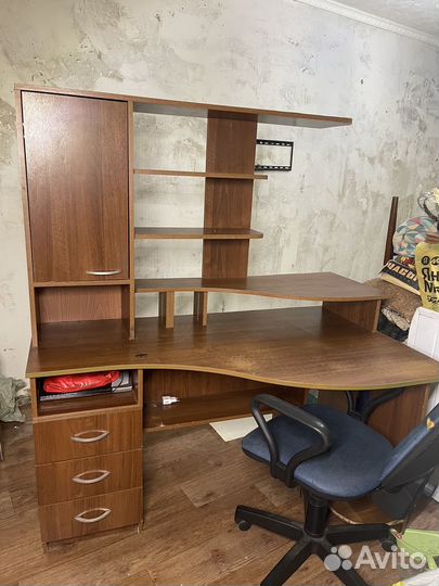 Компьютерный стол