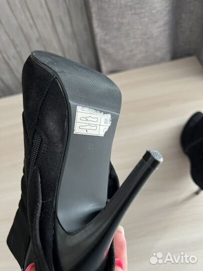 Ботинки демисезонные новые 38 размер