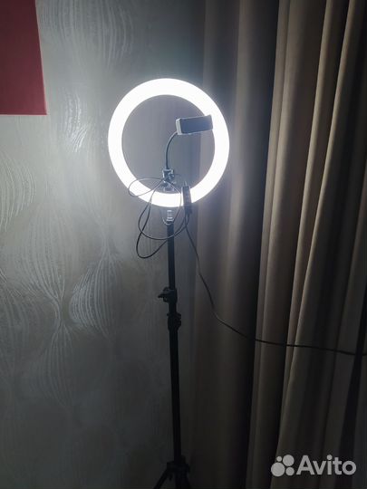Кольцевая лампа со штативом