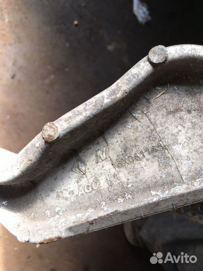 Рычаг подвески Subaru Legacy BL5