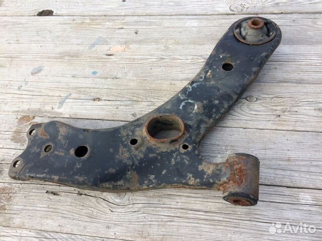 Рычаг передней подвески Toyota Corolla 150, Auris