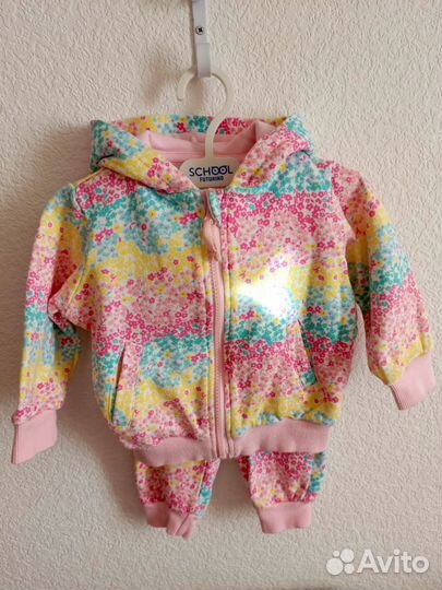 Костюм на девочку трикотажный 9-12 мес
