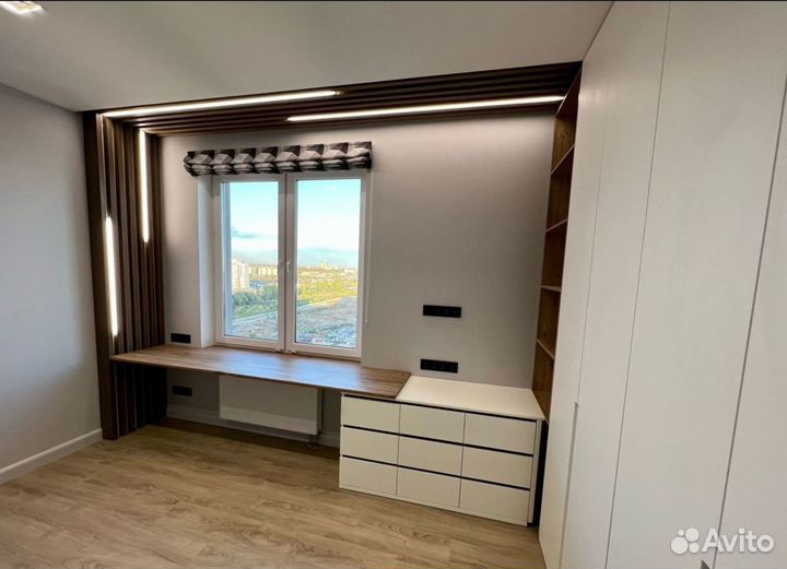 Рабочая зона у окна