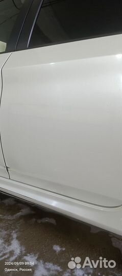 Дверь крыло Toyota Prius