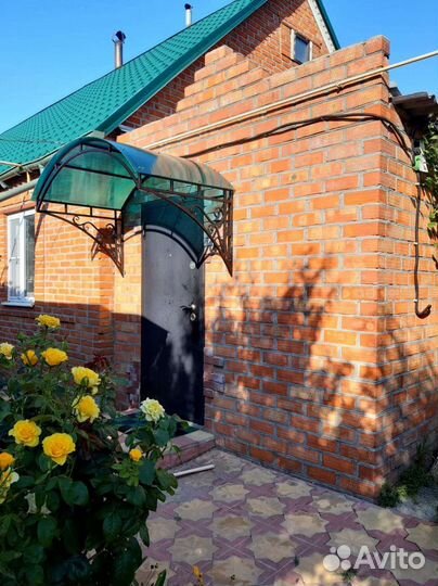 Козырек над дверью