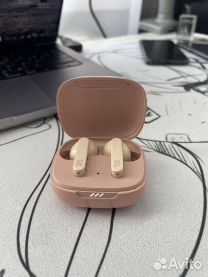 Наушники JBL live PRO+