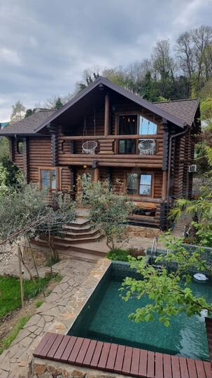 Дом 160 м² на участке 4 сот.