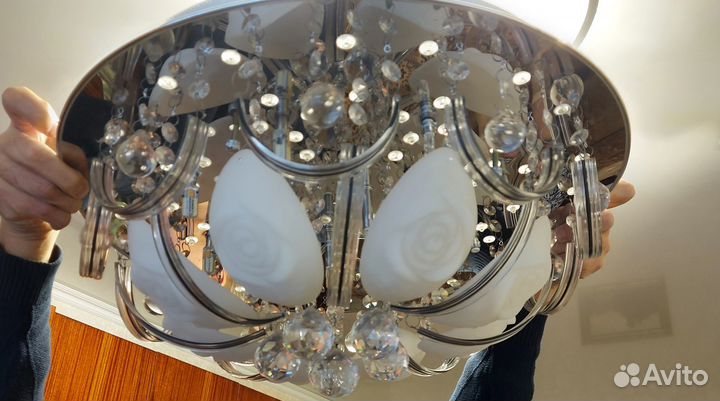 Продаю люстру б/у