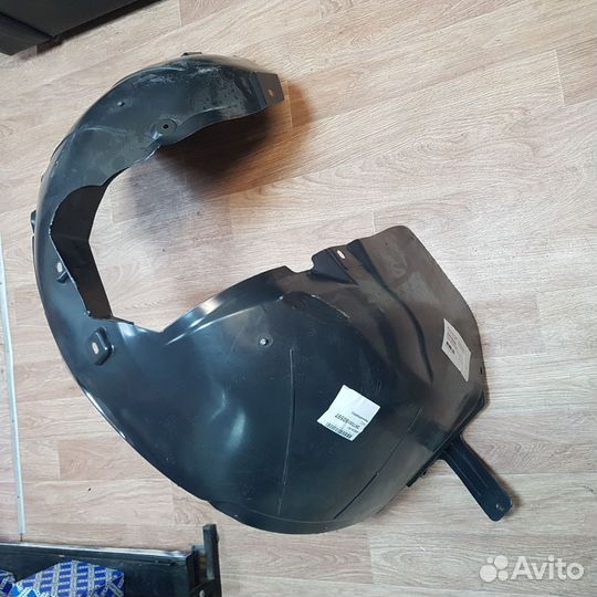 Подкрылок передний правый Opel Astra J
