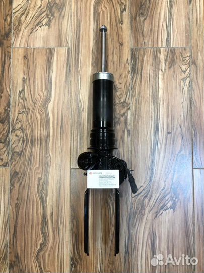 Амортизатор передний правый Ауди Q7