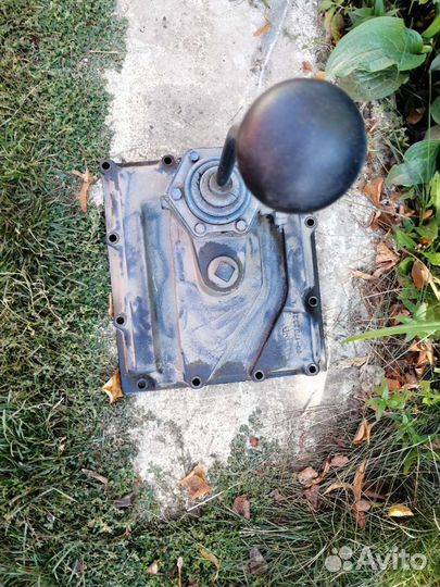 Крышка Кпп мтз
