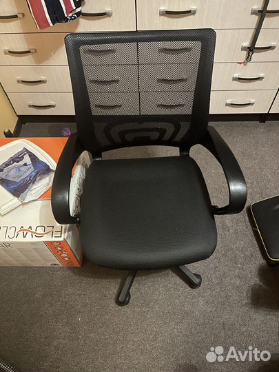 Офисный стул новый