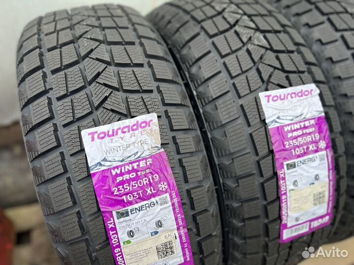 Tourador Winter Pro TSS1 235/50 R19 102U