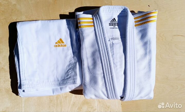 Кимоно для дзюдо adidas 750 gr. IJF Пакистан