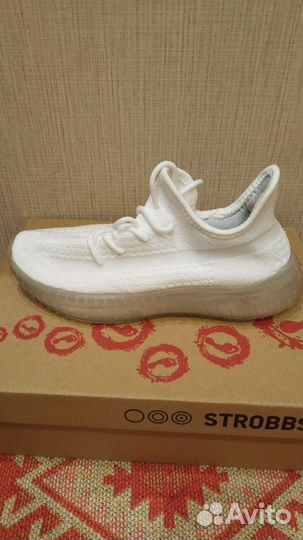 Кроссовки и слипоны