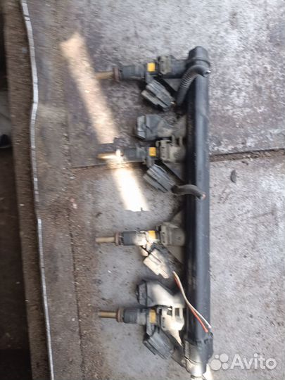 Топливная рампа Peugeot 308