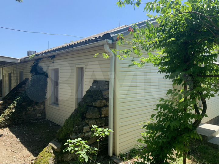 Комната 20 м² в 6-к., 1/2 эт.