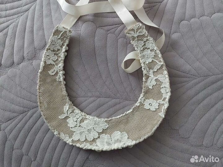 Колье из бусин