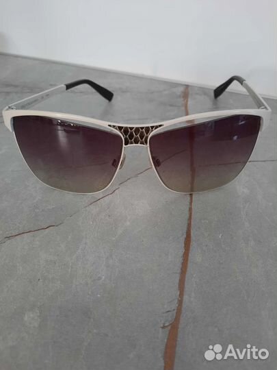 Солнцезащитные очки trussardi