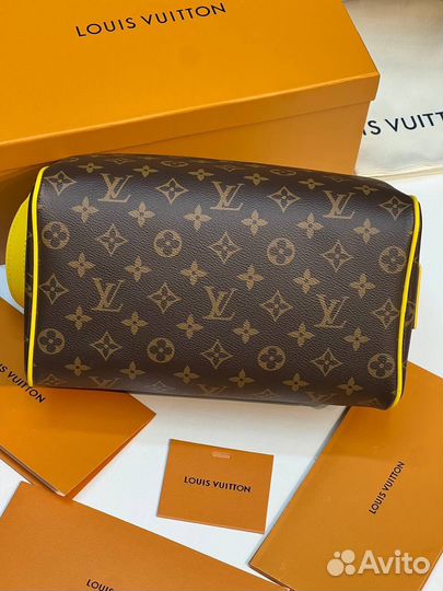 Косметичка несессер Louis Vuitton Dopp Kit