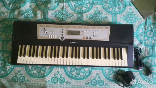 Синтезатор Yamaha PSR-E203