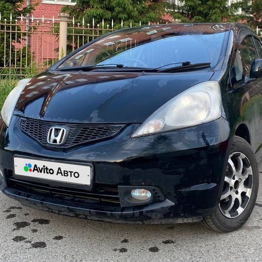 Купить 🚘 Honda Fit с пробегом от 330 000 ₽ в Междуреченске