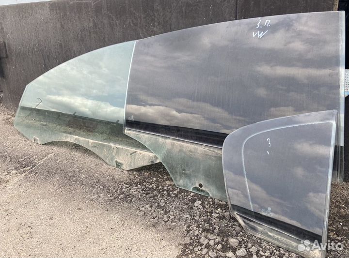 Стекло заднее правое Пассат Б6
