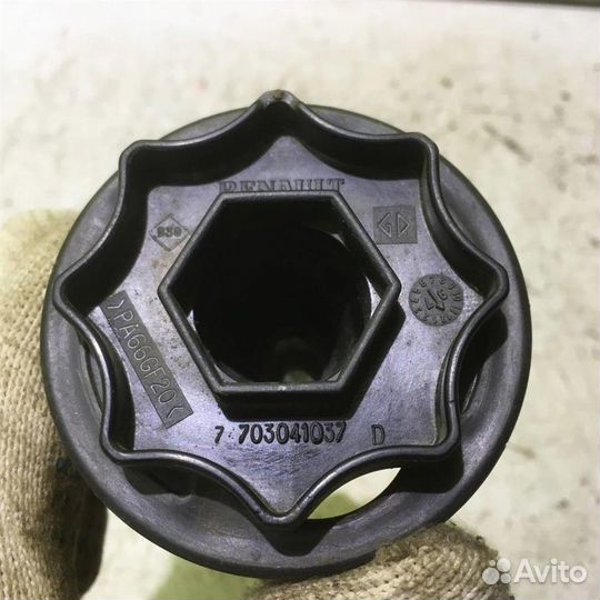 Кронштейн запасного колеса Рено Сценик