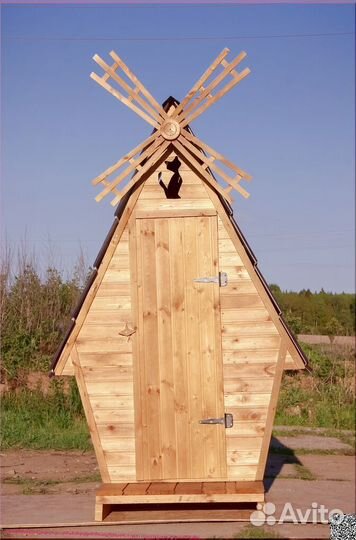 Дачный туалет деревянный