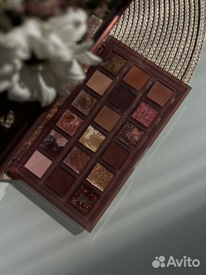 Палетка huda оригинал