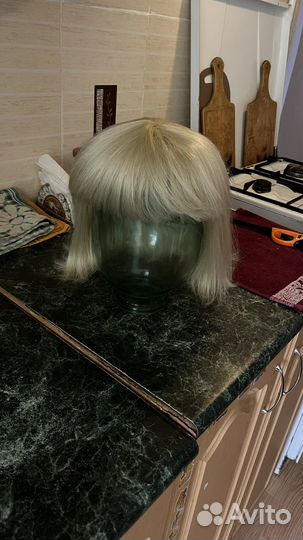 Парик из натуральных волос блонд