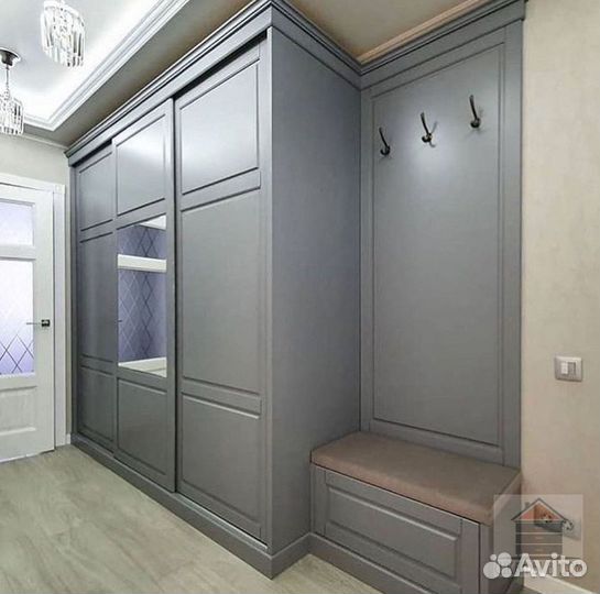Узкий шкаф