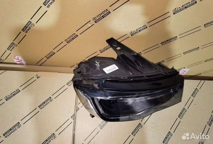 Фара правая Jeep Grand Cherokee WK2