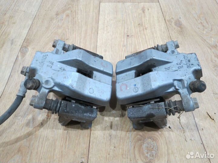 Суппорт задний Toyota Camry 55