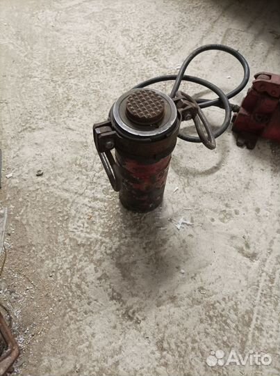Продам домкрат