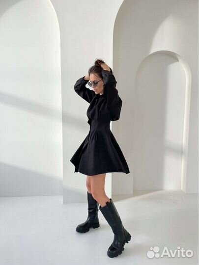 Чёрное классическое платье