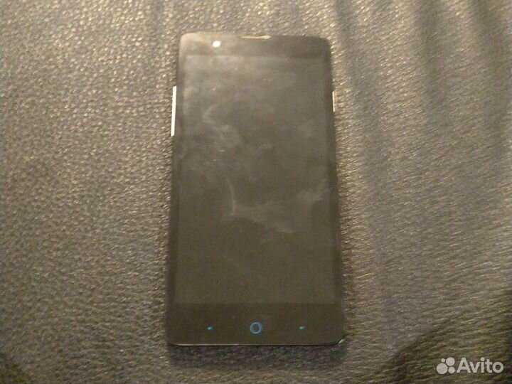 Телефон ZTE