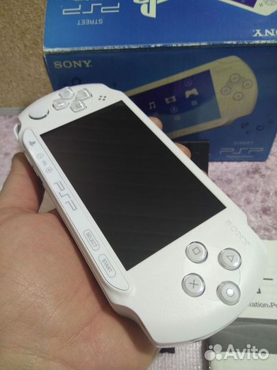 PSP street сн9483 прошита 4 Гб в отличном